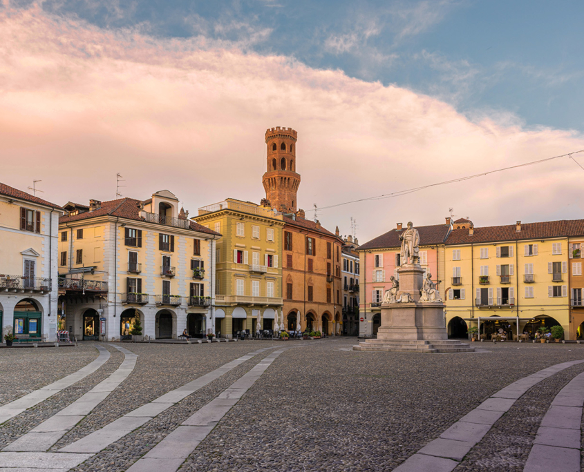 VERCELLI_Torre angelo_piazza cavour
